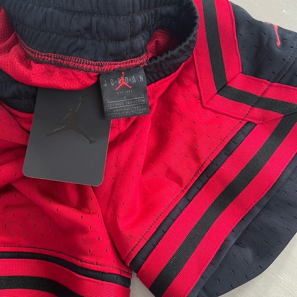 NWT Boys Nike Jordan Air Dri-FIT Diamond Shorts Gym Red Black - Large - Picture 9 of 9